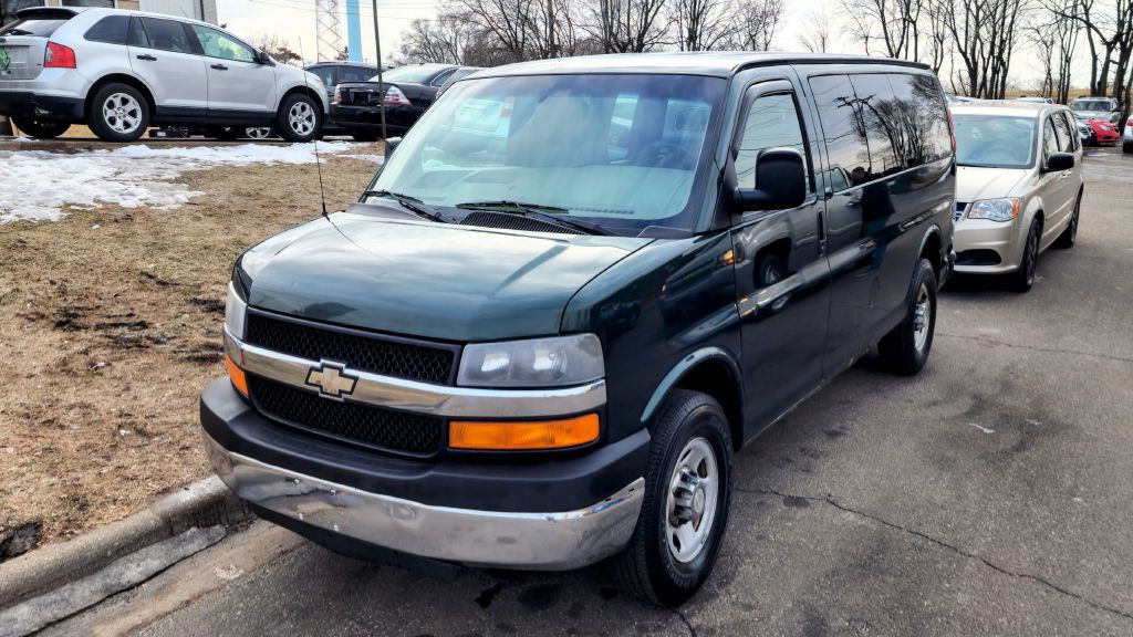 2008 Chevrolet Express Image 1