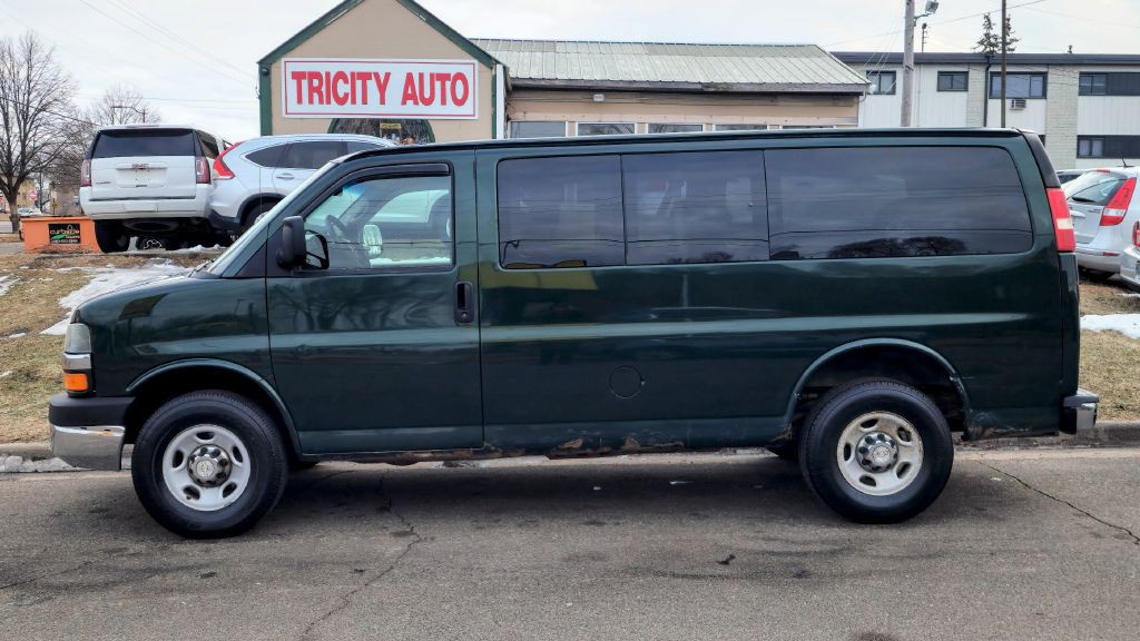 2008 Chevrolet Express Image 3