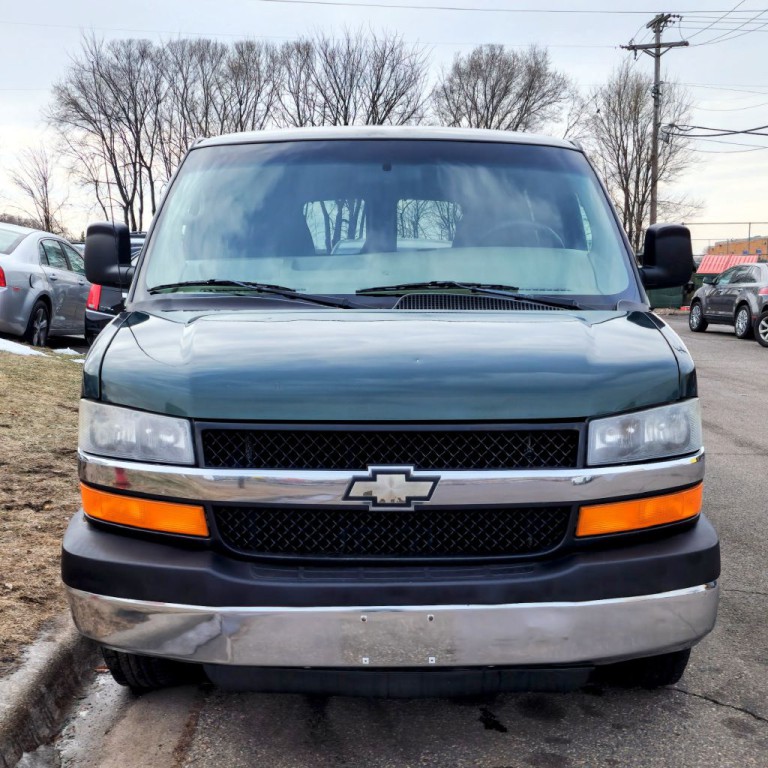 2008 Chevrolet Express Image 10