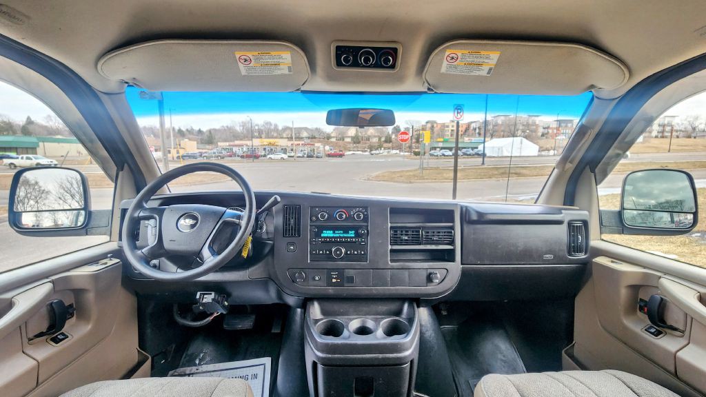 2008 Chevrolet Express Image 12