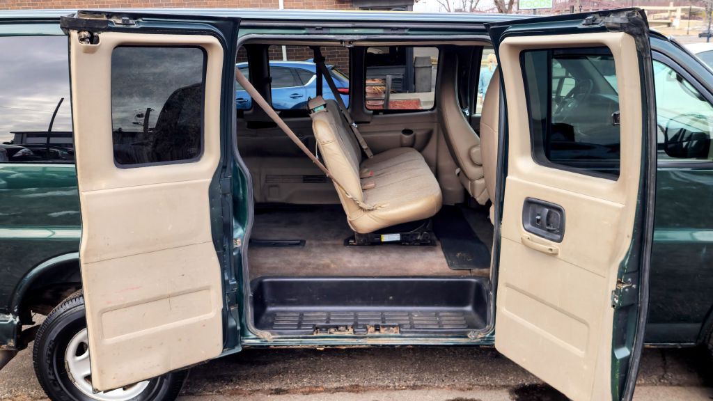 2008 Chevrolet Express Image 15