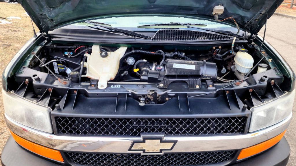 2008 Chevrolet Express Image 17