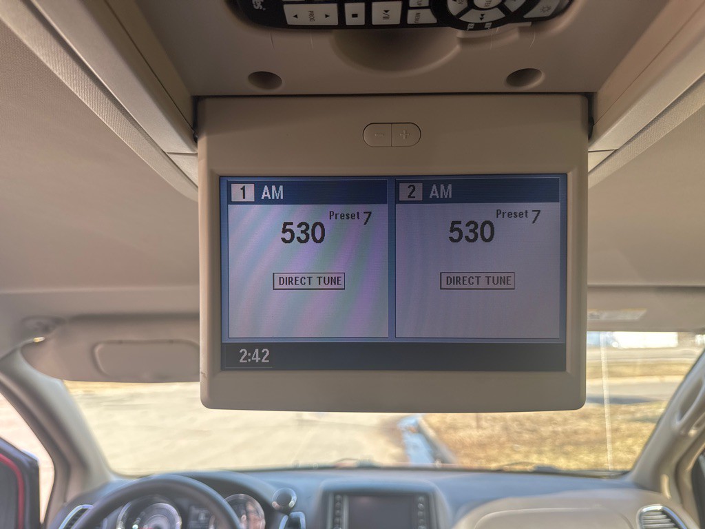 2012 Chrysler Town & Country Image 15