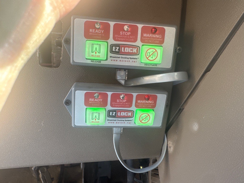 2012 Chrysler Town & Country Image 20