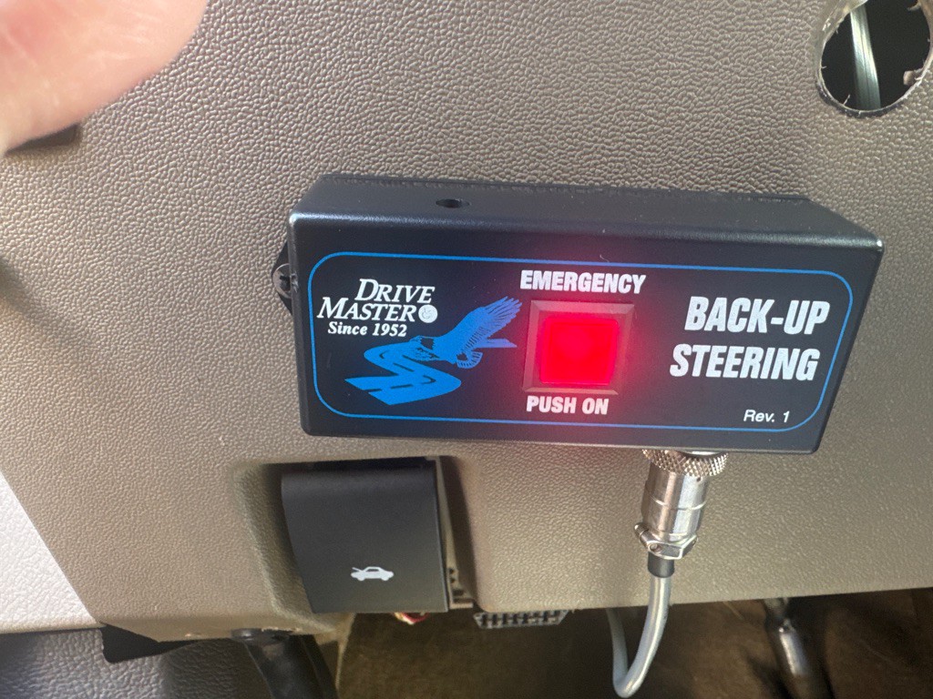 2012 Chrysler Town & Country Image 21