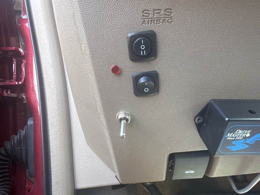 2012 Chrysler Town & Country Image 22