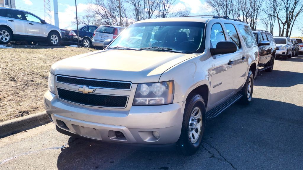 2011 Chevrolet Suburban Image 2