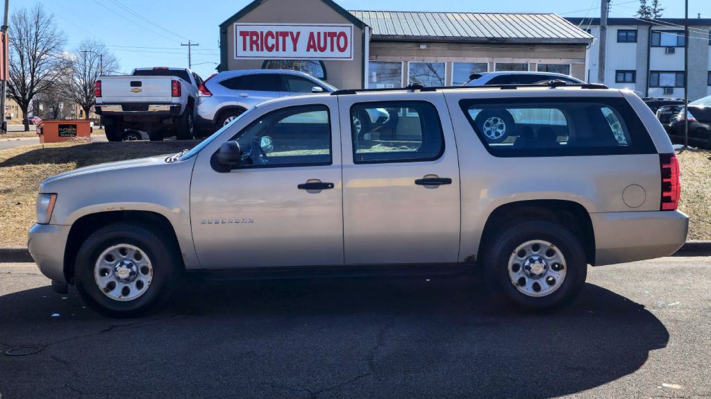 2011 Chevrolet Suburban Image 3