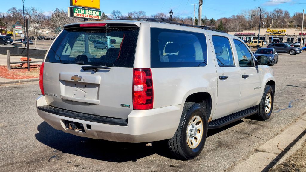 2011 Chevrolet Suburban Image 6
