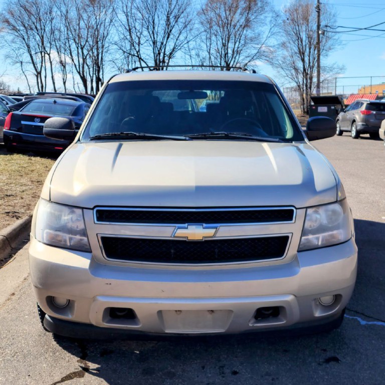 2011 Chevrolet Suburban Image 10