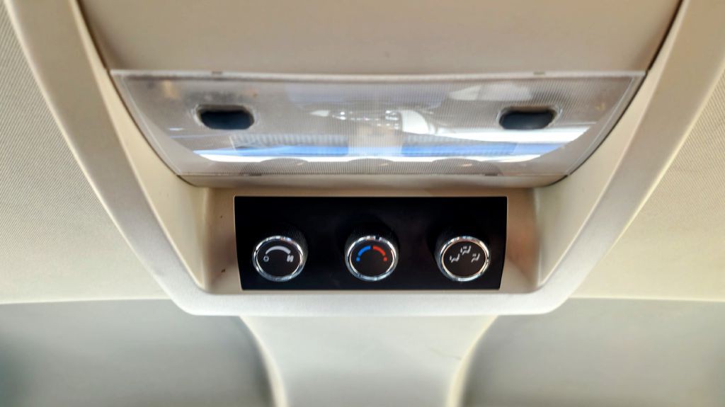 2011 Chevrolet Suburban Image 15