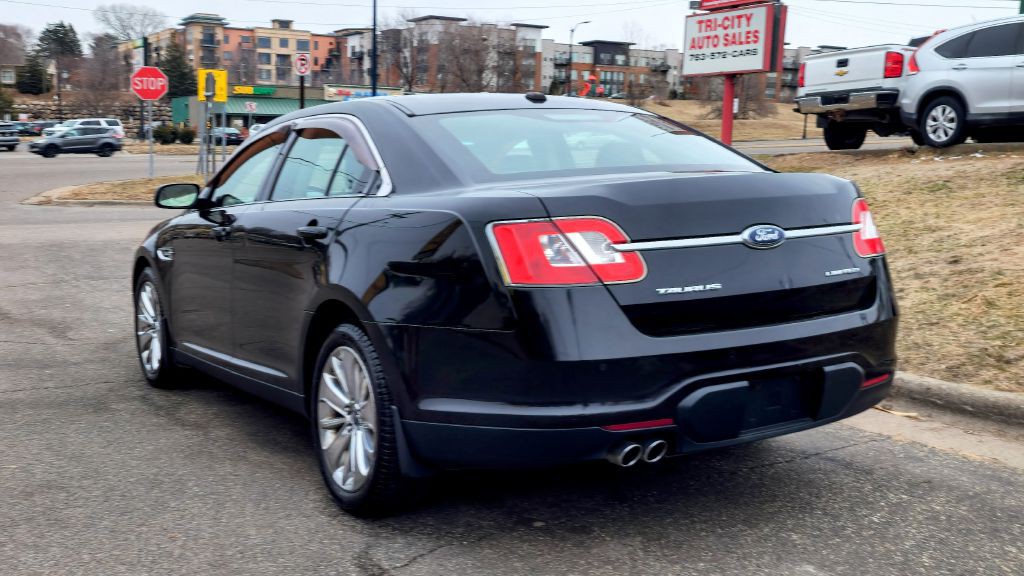 2010 Ford Taurus Image 4