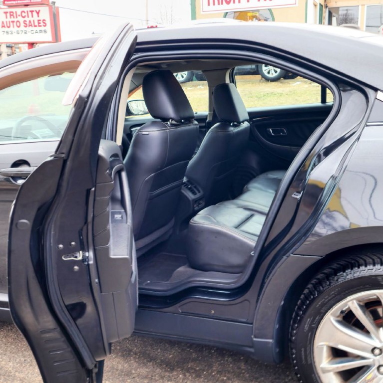 2010 Ford Taurus Image 14