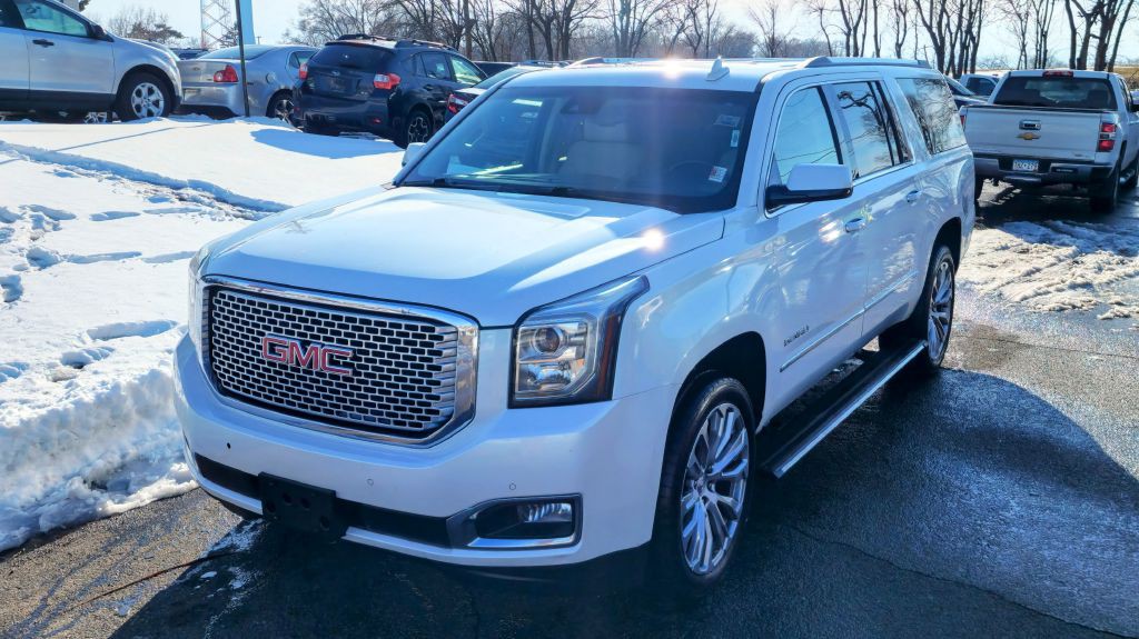 2017 GMC Yukon Image 1