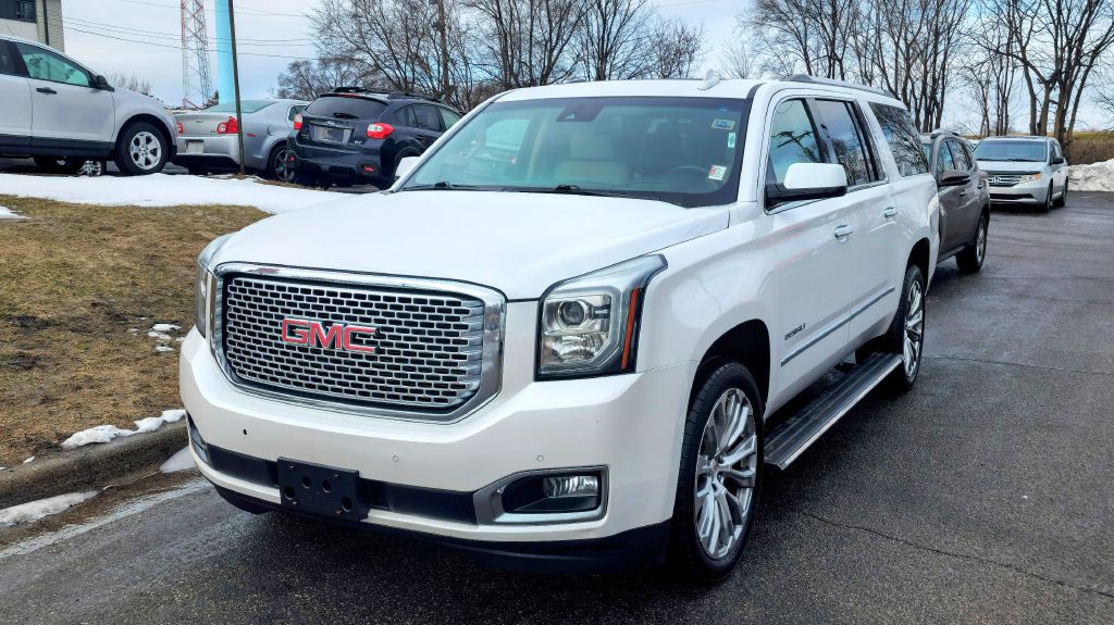 2017 GMC Yukon Image 2