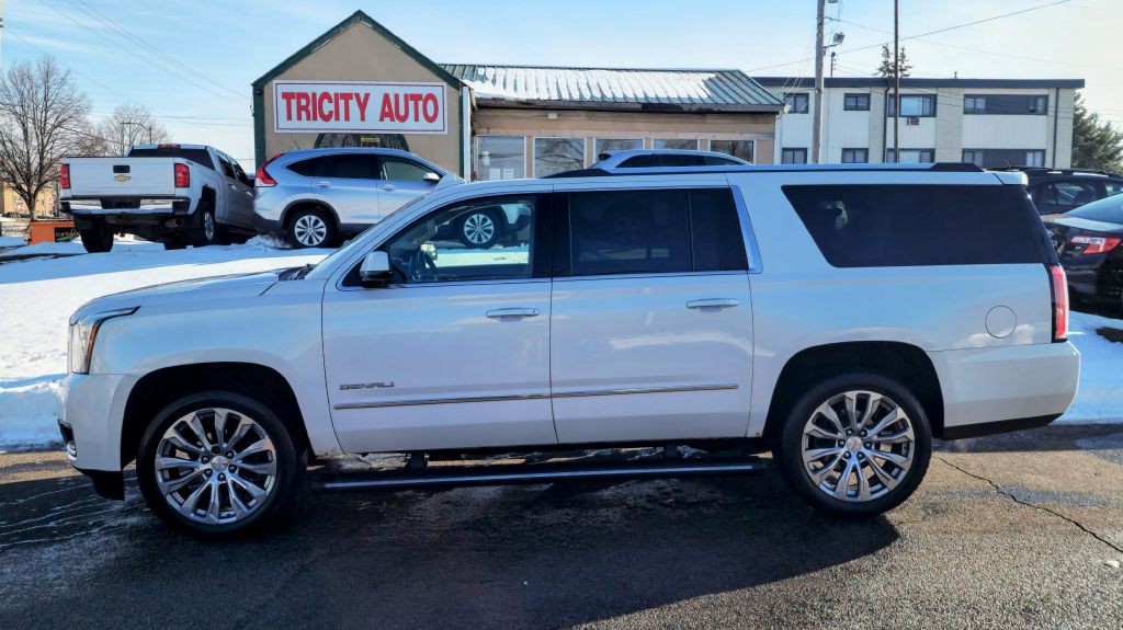 2017 GMC Yukon Image 3