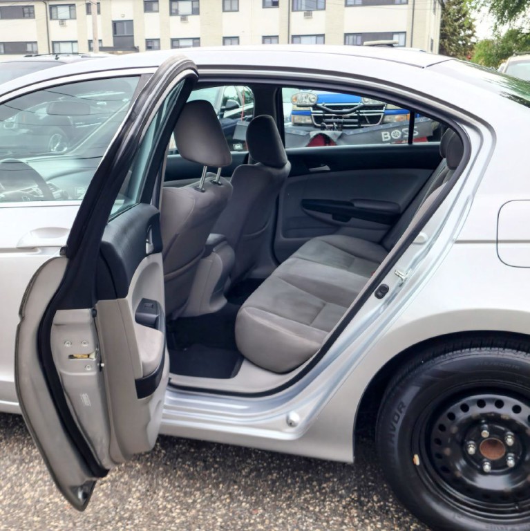 2012 Honda Accord Image 13