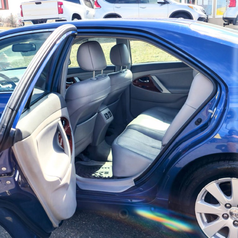 2009 Toyota Camry Image 12