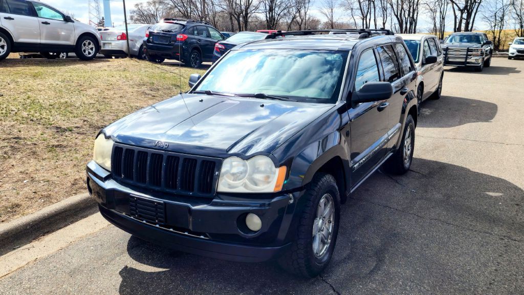 2005 Jeep Grand Cherokee Image 1