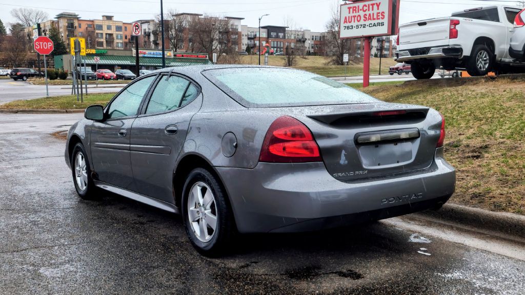 2008 Pontiac Grand Prix Image 4