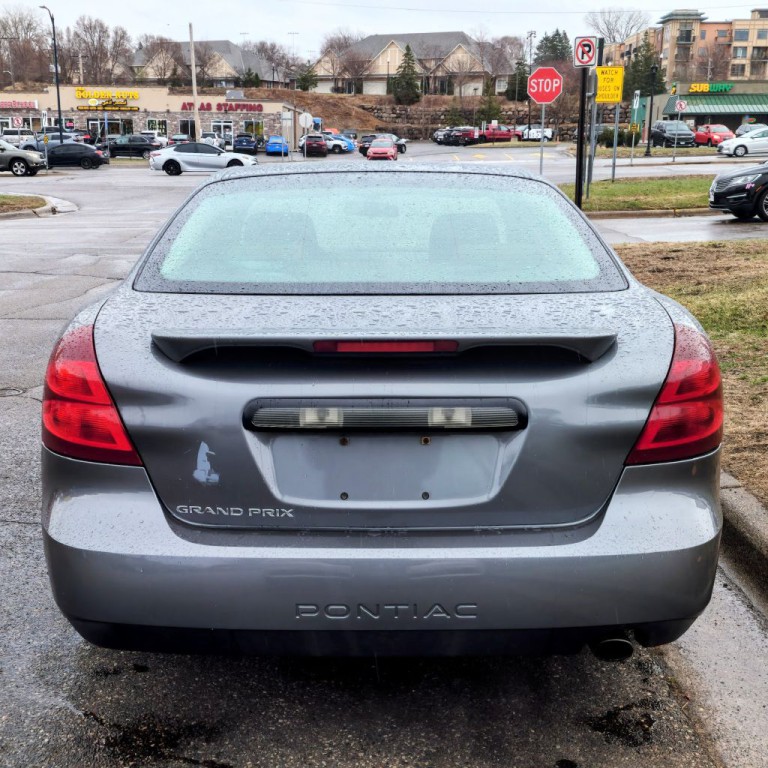 2008 Pontiac Grand Prix Image 5