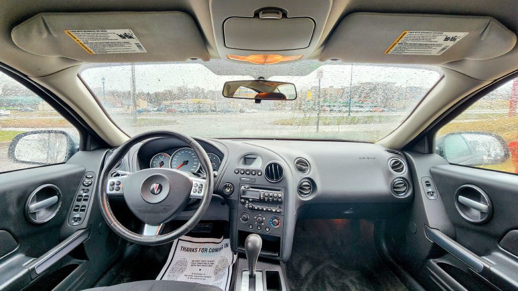 2008 Pontiac Grand Prix Image 12