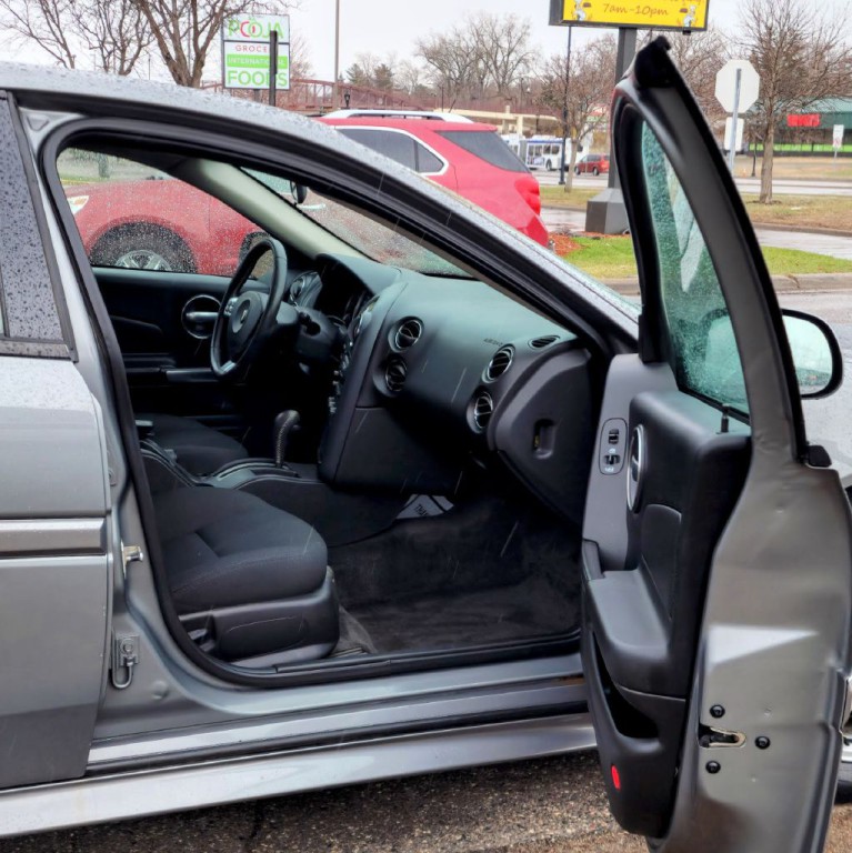 2008 Pontiac Grand Prix Image 16