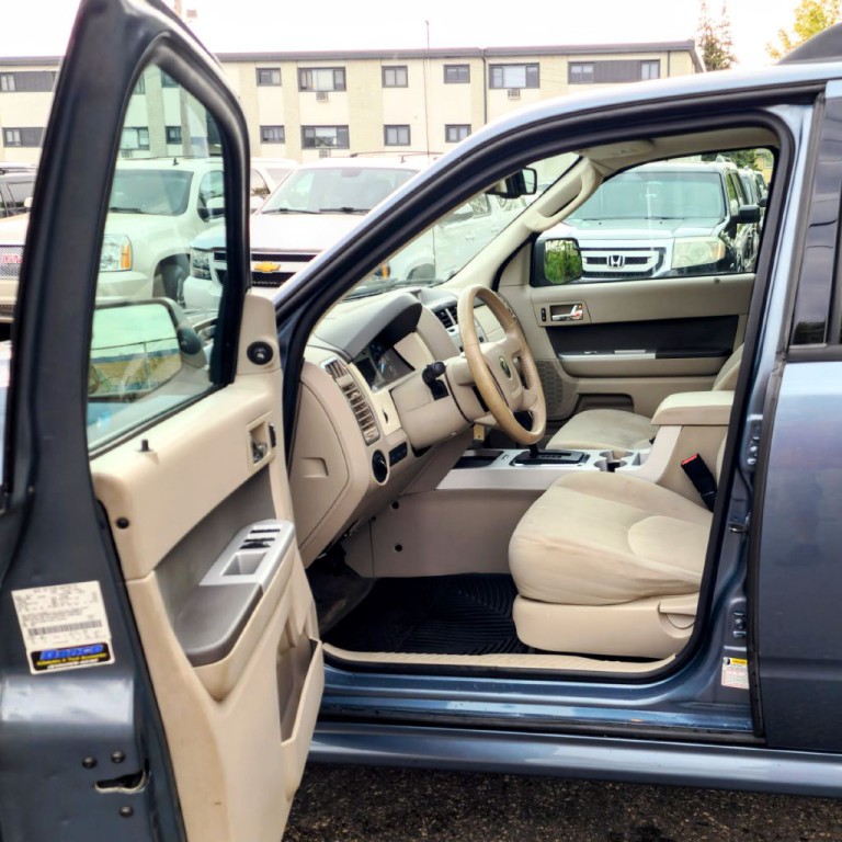 2011 Mercury Mariner Image 11