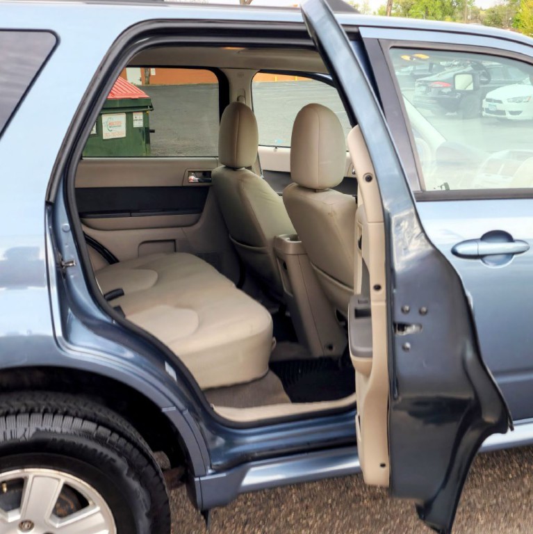 2011 Mercury Mariner Image 16