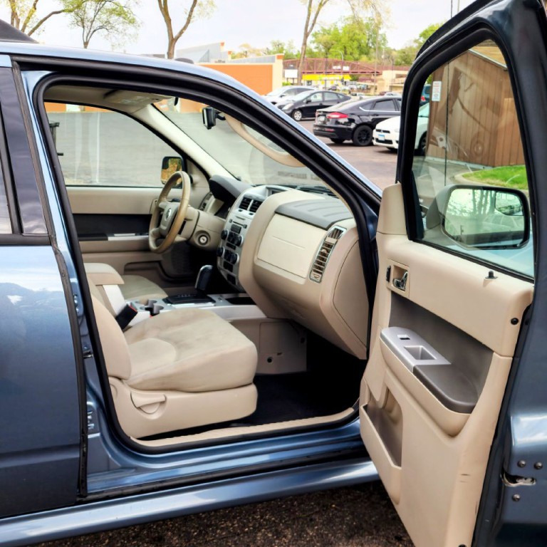 2011 Mercury Mariner Image 17