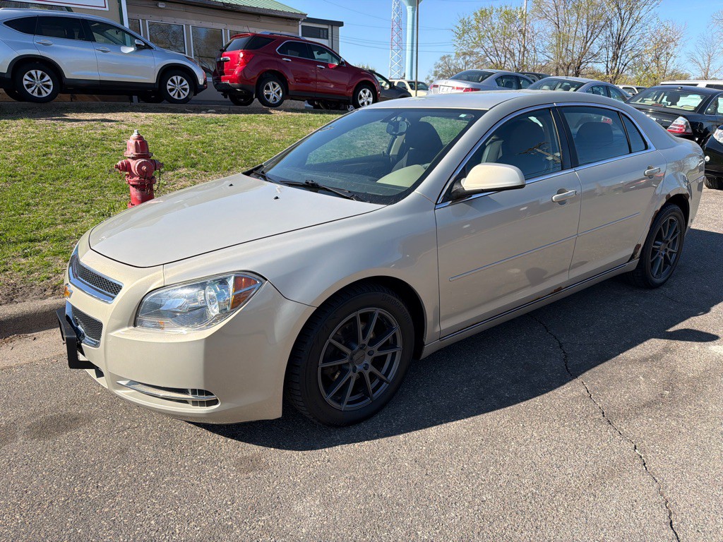 2011 Chevrolet Malibu Image 3