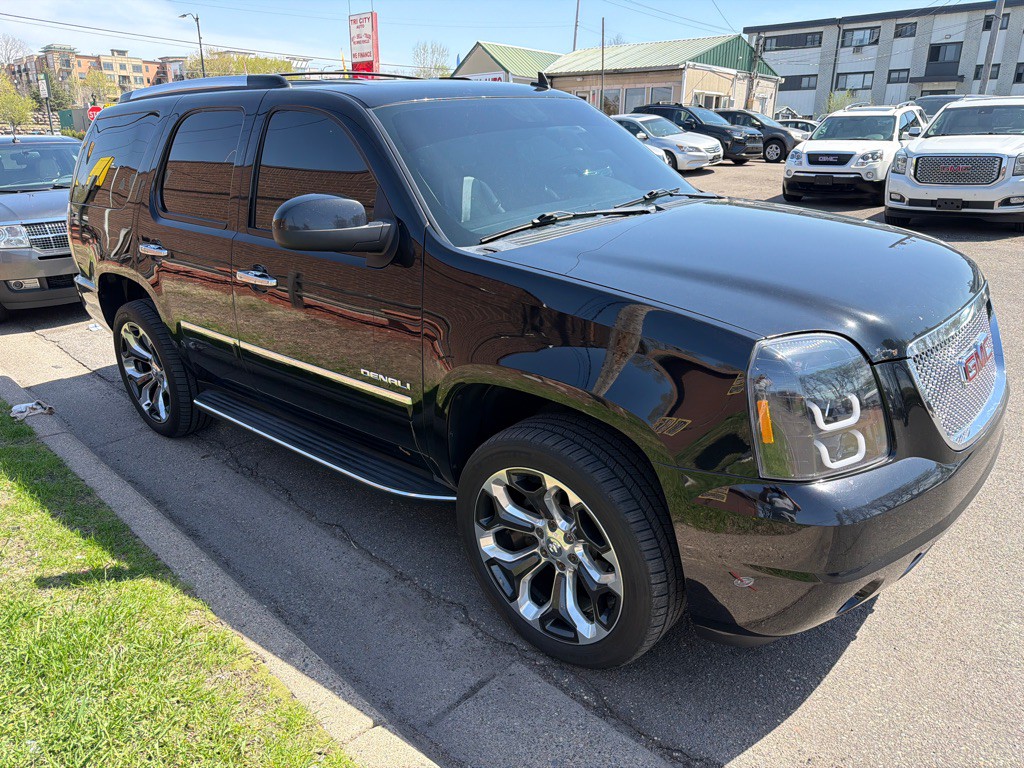 2013 GMC Yukon Image 2