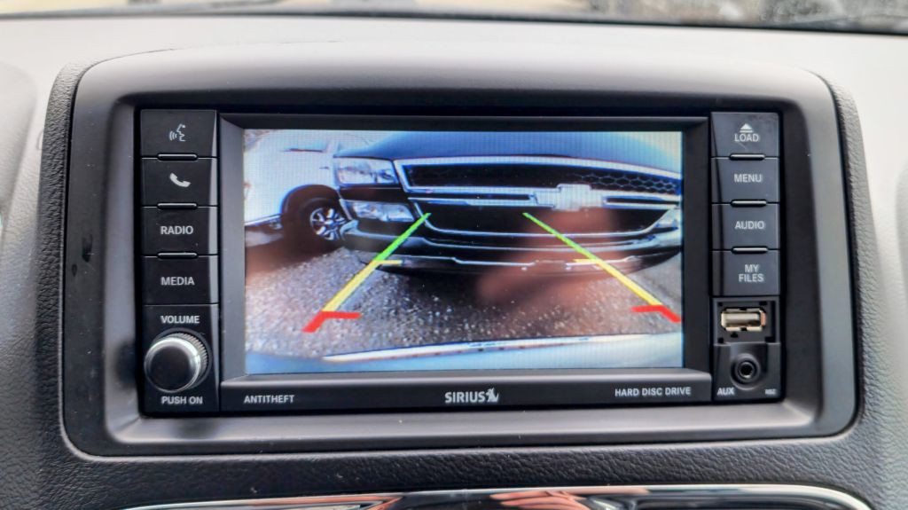 2016 Chrysler Town & Country Image 13