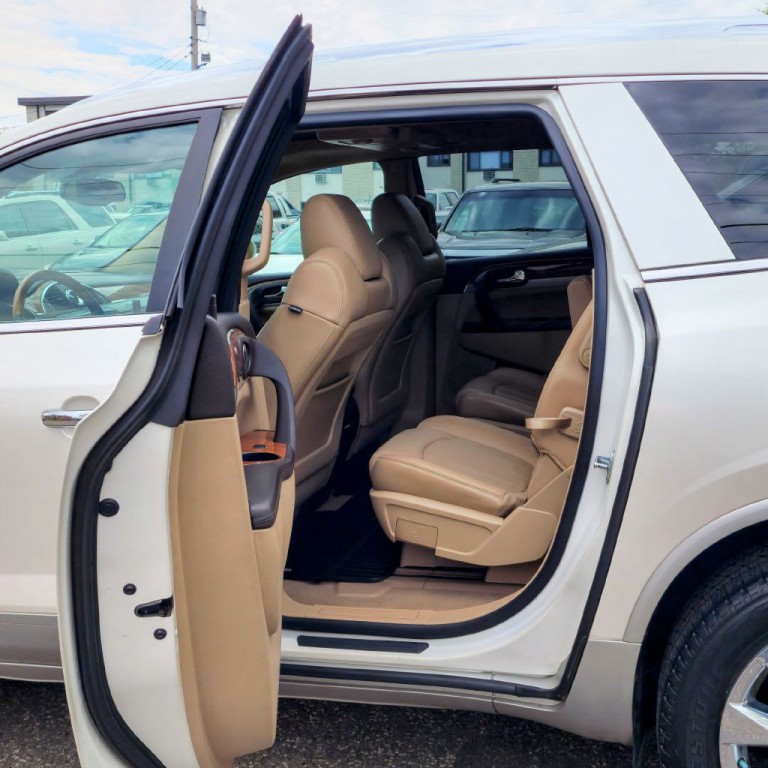 2011 Buick Enclave Image 15