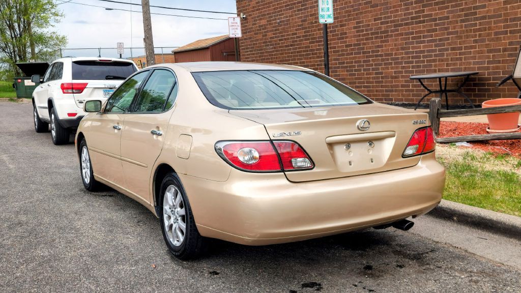 2004 Lexus ES Image 4