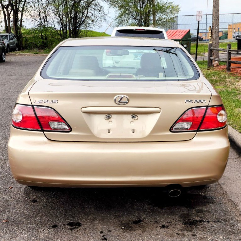 2004 Lexus ES Image 5