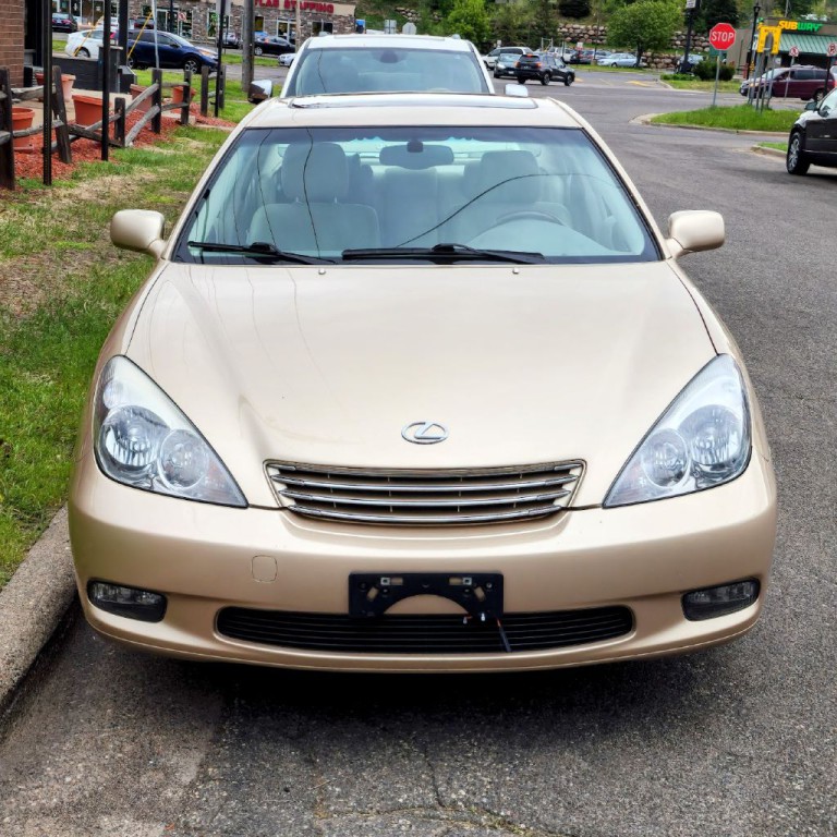 2004 Lexus ES Image 10