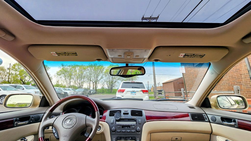 2004 Lexus ES Image 13