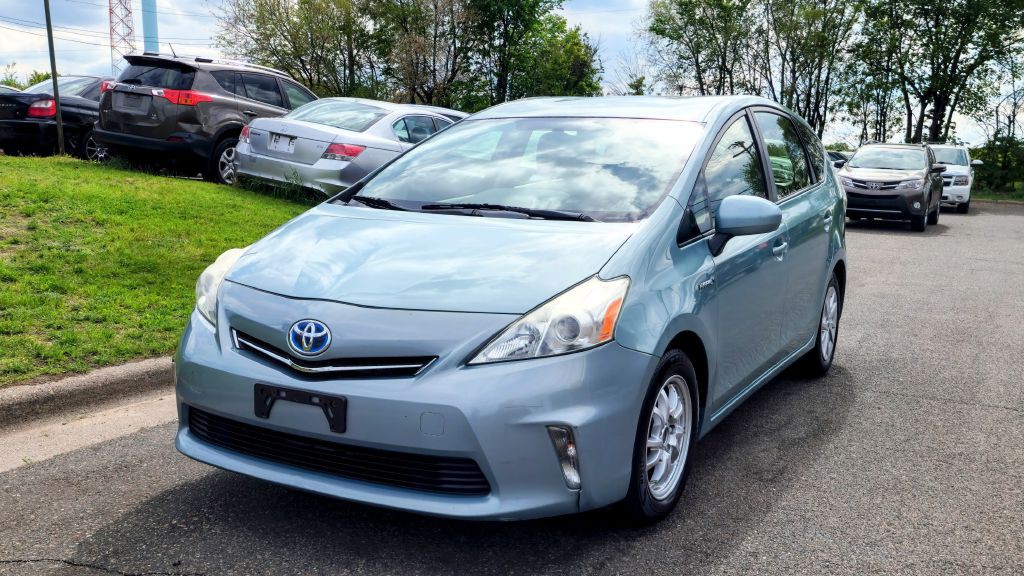 2014 Toyota Prius Image 2