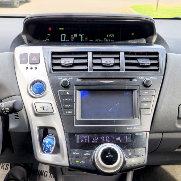 2014 Toyota Prius Image 13