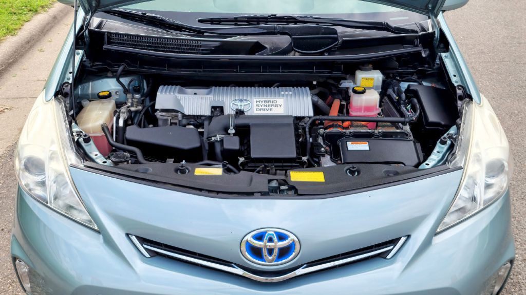 2014 Toyota Prius Image 18