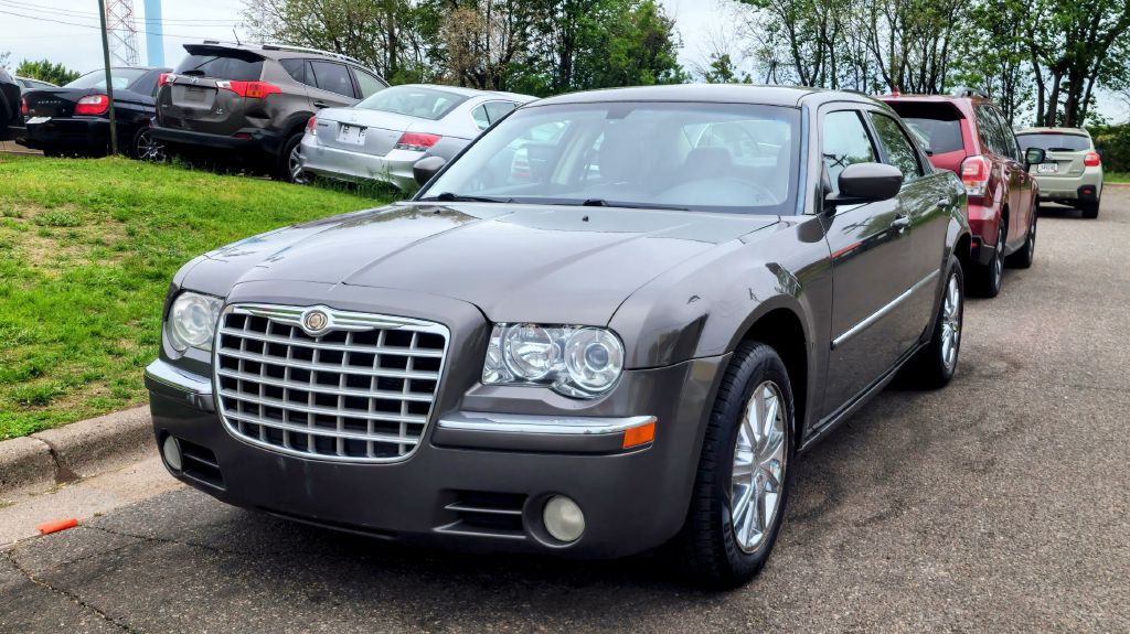 2008 Chrysler 300 Image 2