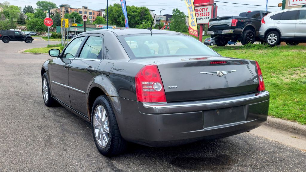 2008 Chrysler 300 Image 4