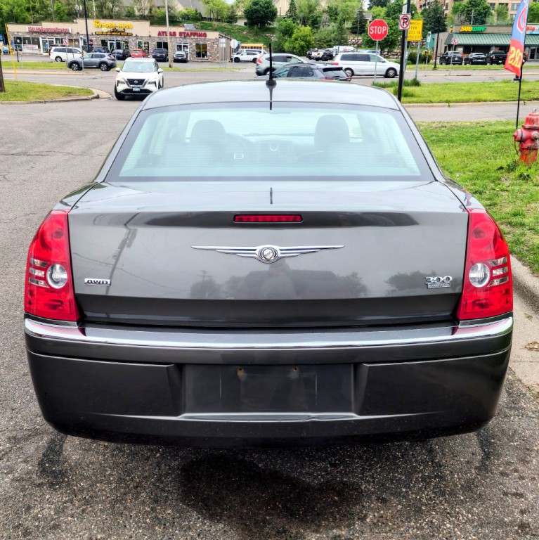 2008 Chrysler 300 Image 5