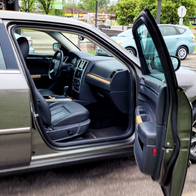2008 Chrysler 300 Image 15