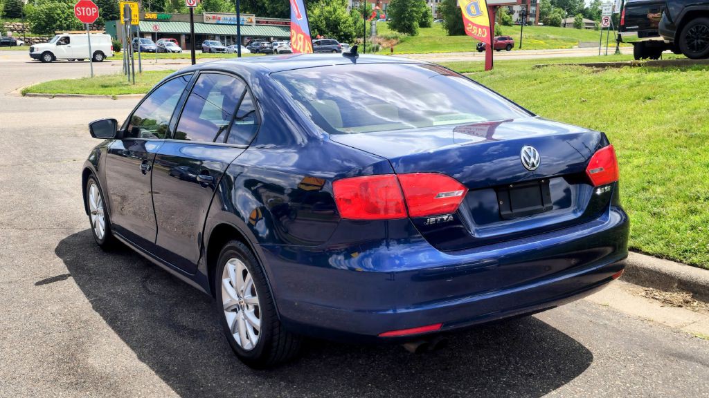 2011 Volkswagen Jetta Image 4