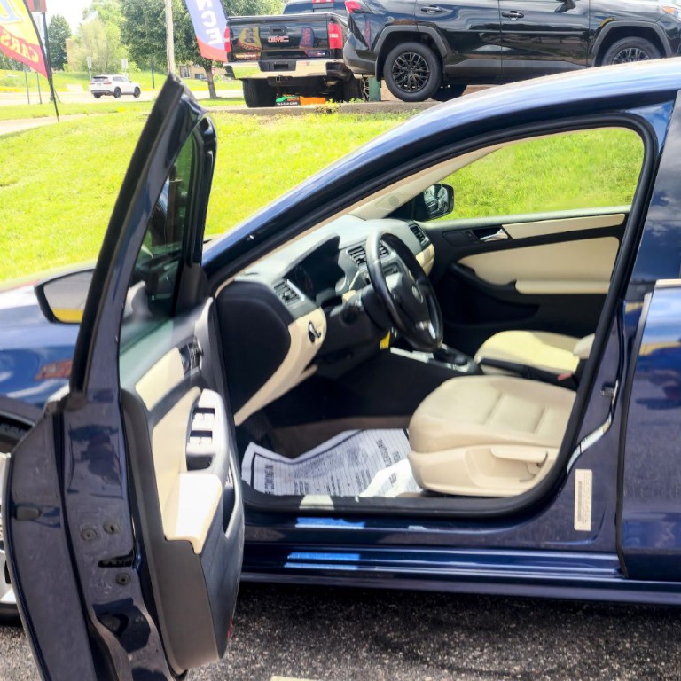 2011 Volkswagen Jetta Image 11