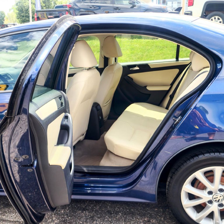 2011 Volkswagen Jetta Image 14