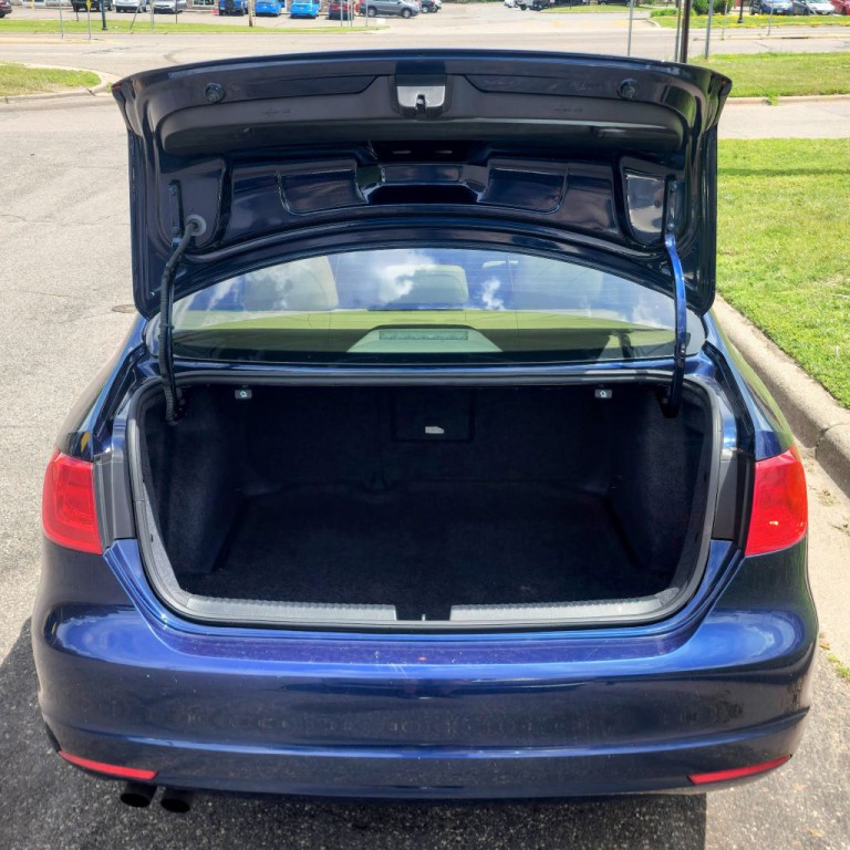 2011 Volkswagen Jetta Image 15