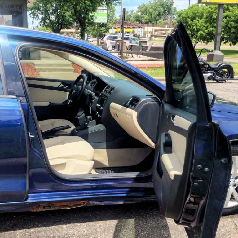 2011 Volkswagen Jetta Image 17